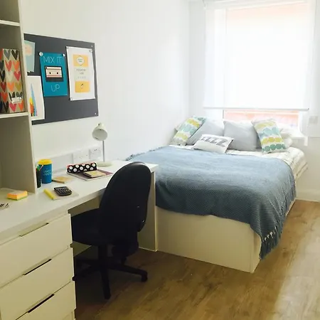 Apartahotel Pure Citystay Brickworks 3*