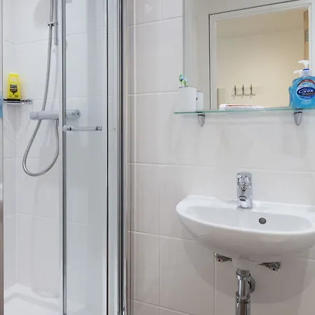 Pure Citystay Brickworks מלון דירות יורק